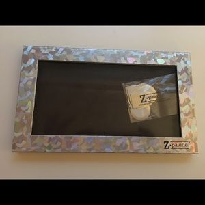 Z palette with magnets